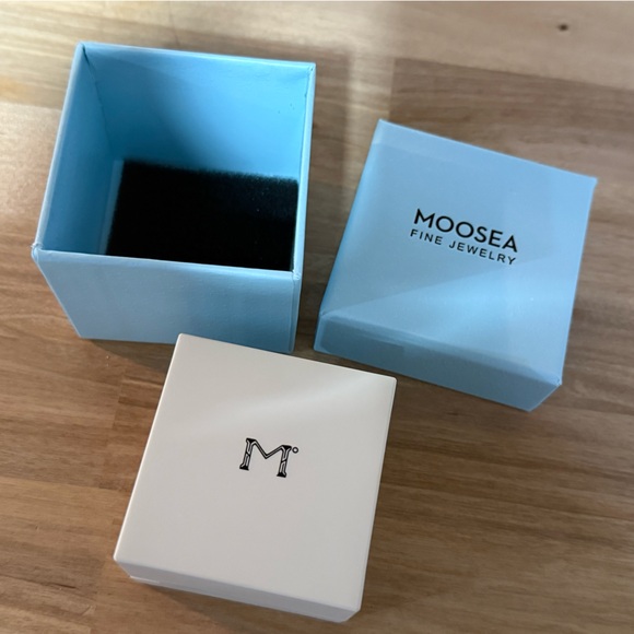 MOOSEA 3 Pairs Moissanite Earrings Studs Gold NEW - Picture 5 of 8